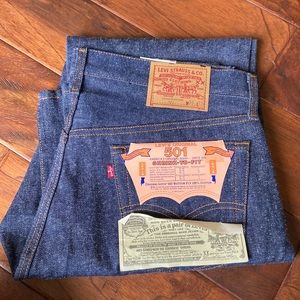 Original NWT Shrink to fit Levi’s